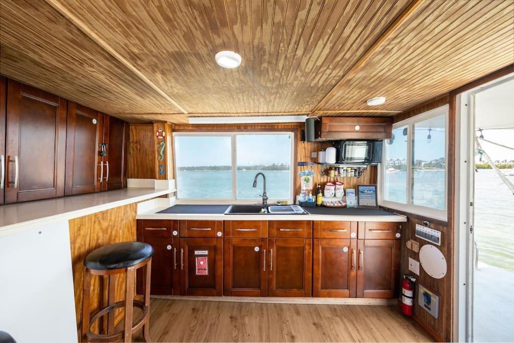Hotel Beautiful Houseboat In Key West Exterior foto