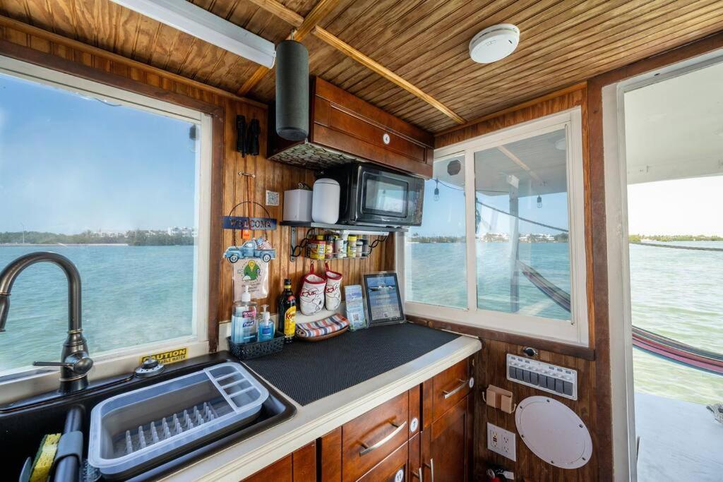 Hotel Beautiful Houseboat In Key West Exterior foto